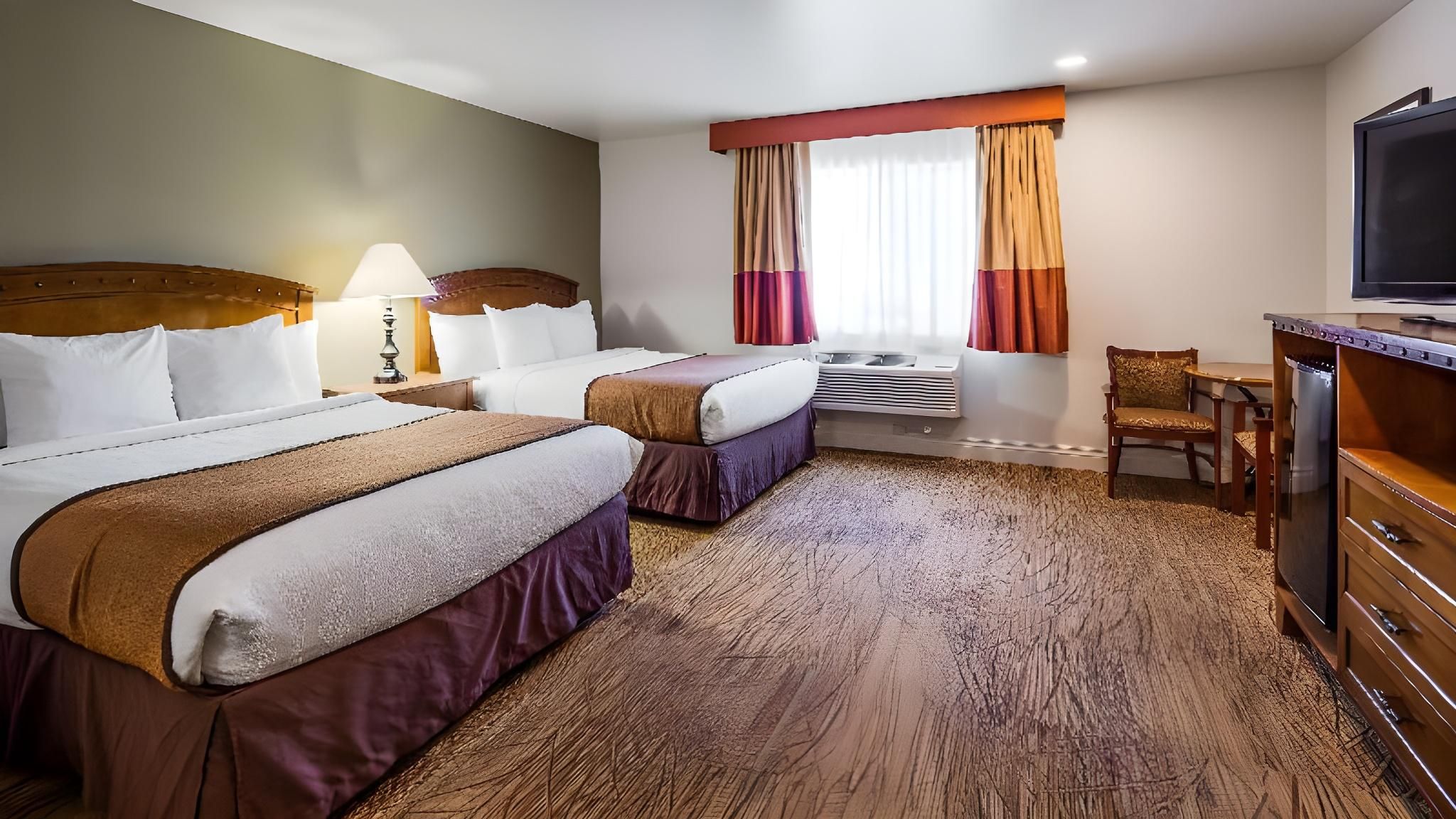 2 queen beds, nonsmoking