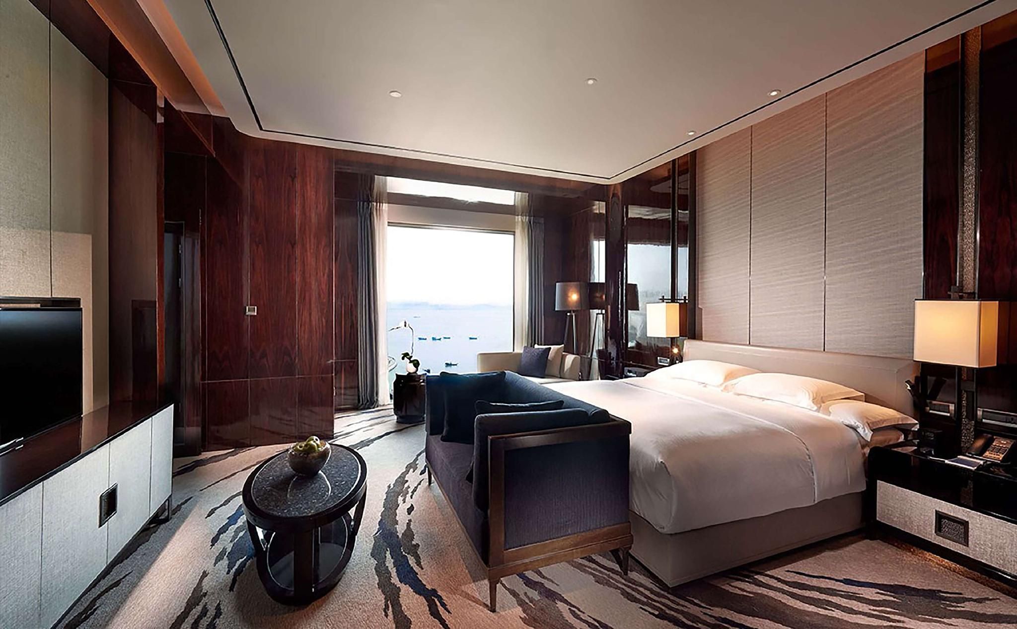 King One Bedroom Seaview Nanhai Suite Nhw