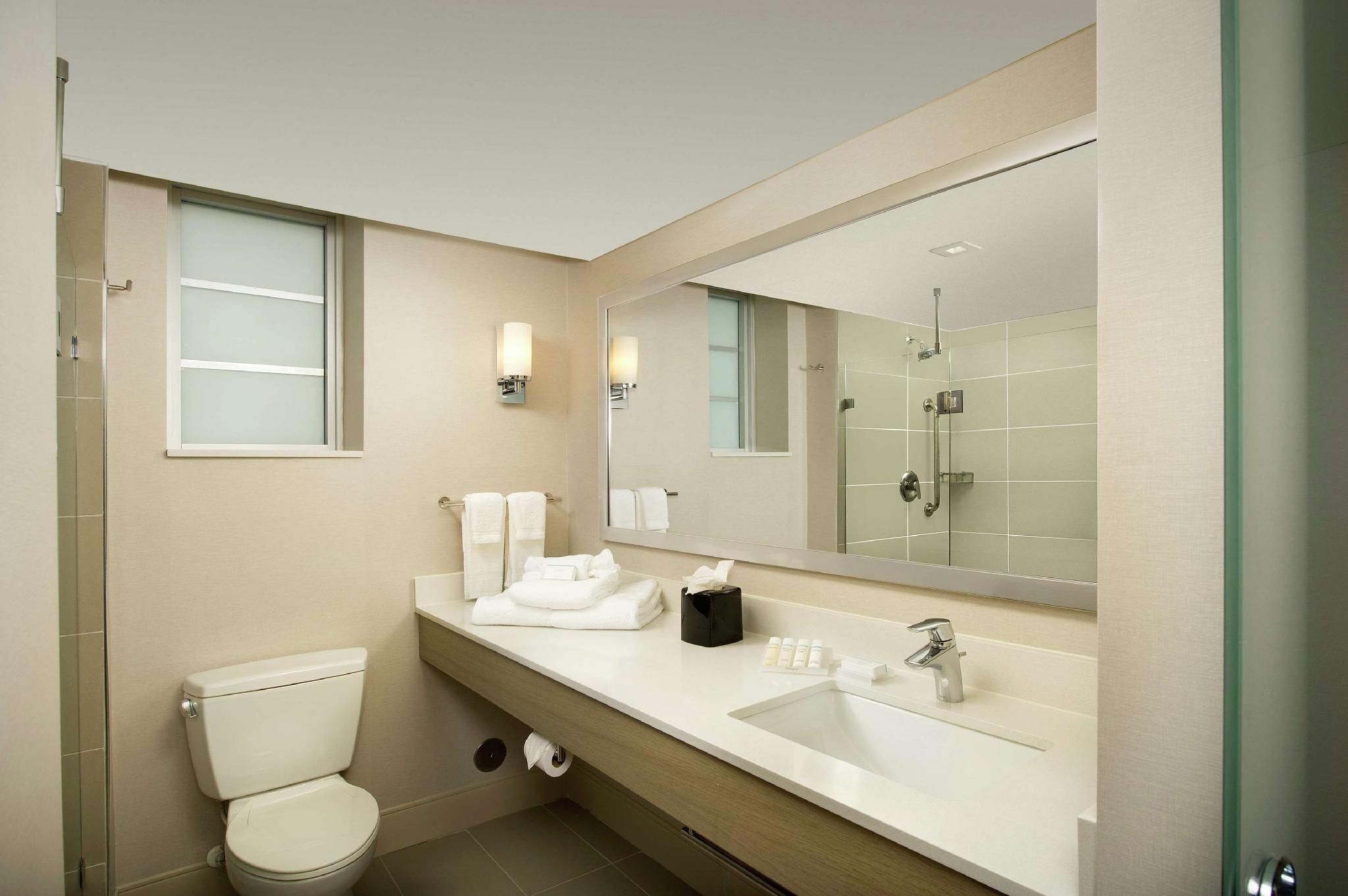 undefined Hilton Garden Inn Miami South Beach 9