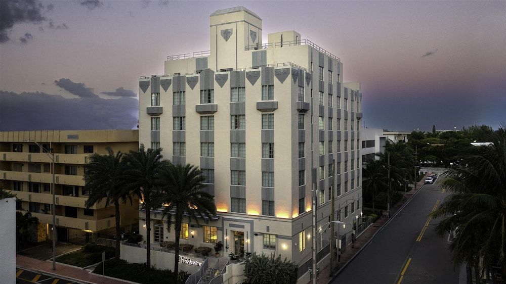 undefined Hilton Garden Inn Miami South Beach 3