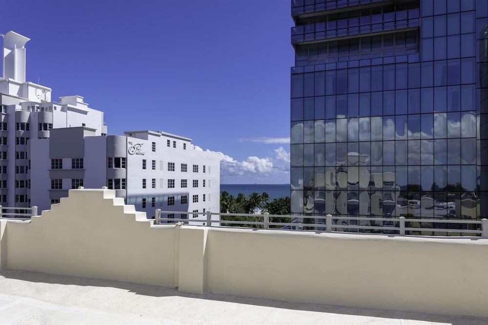 undefined Hilton Garden Inn Miami South Beach 2