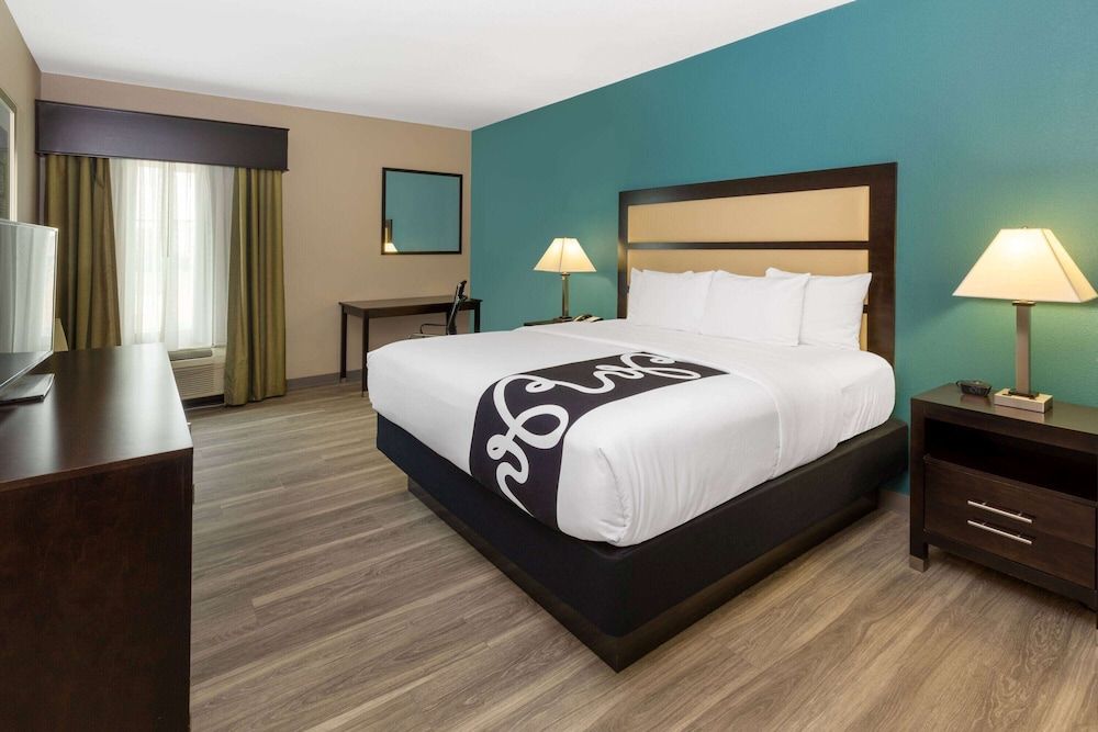 Room, 1 King Bed, Accessible, Non Smoking (Mobility)
