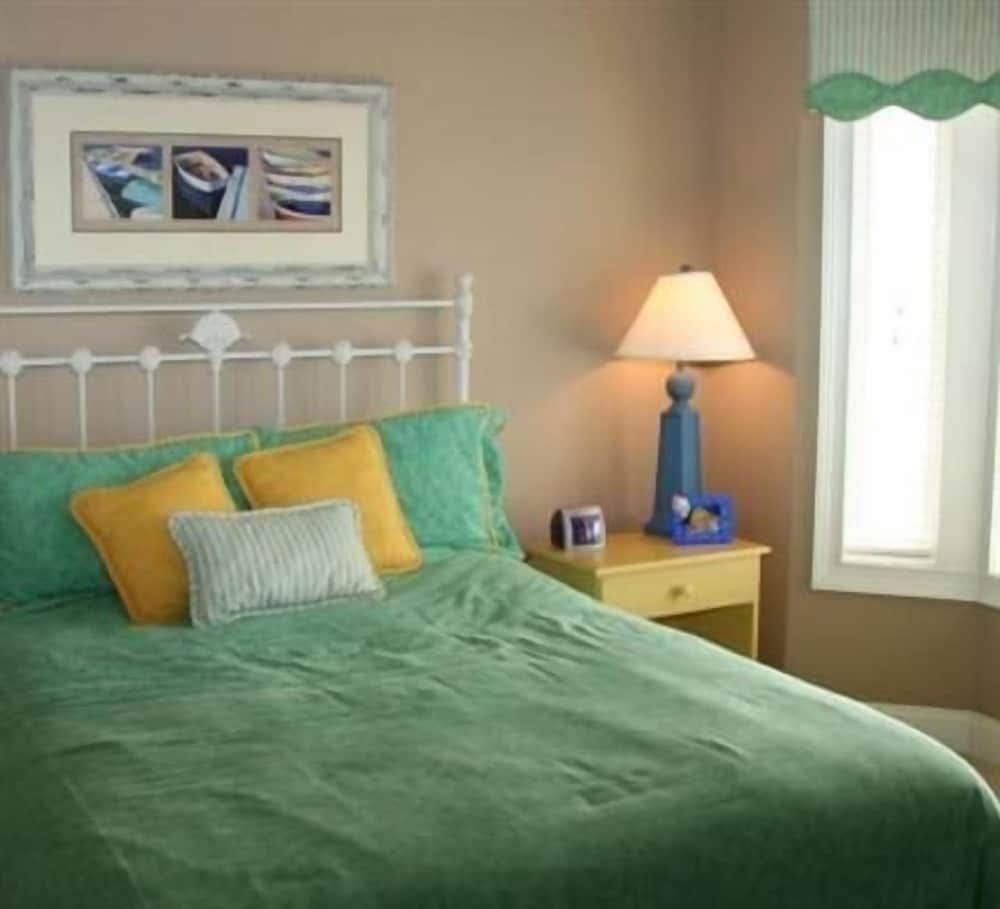 Condo, 2 Bedrooms, 2 Bathrooms