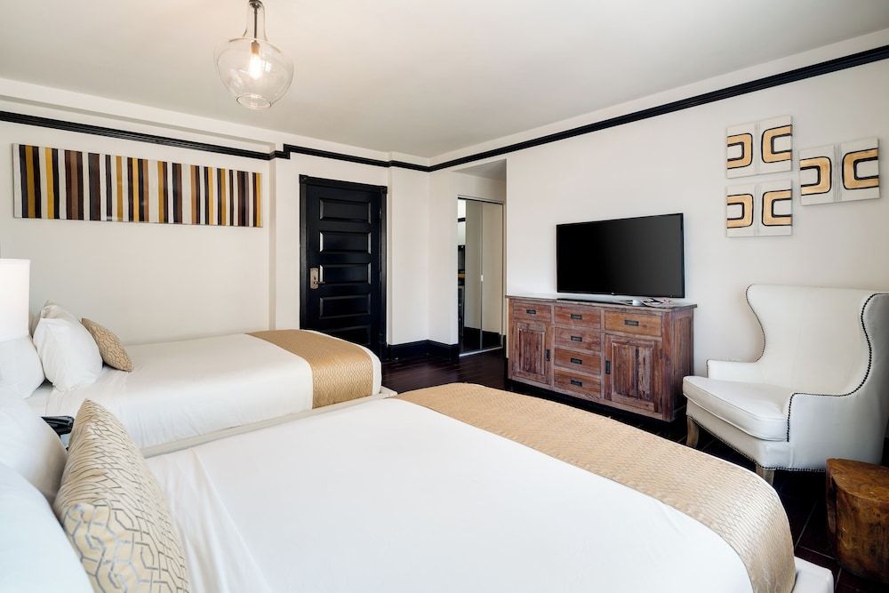 undefined Hotel Croydon 8