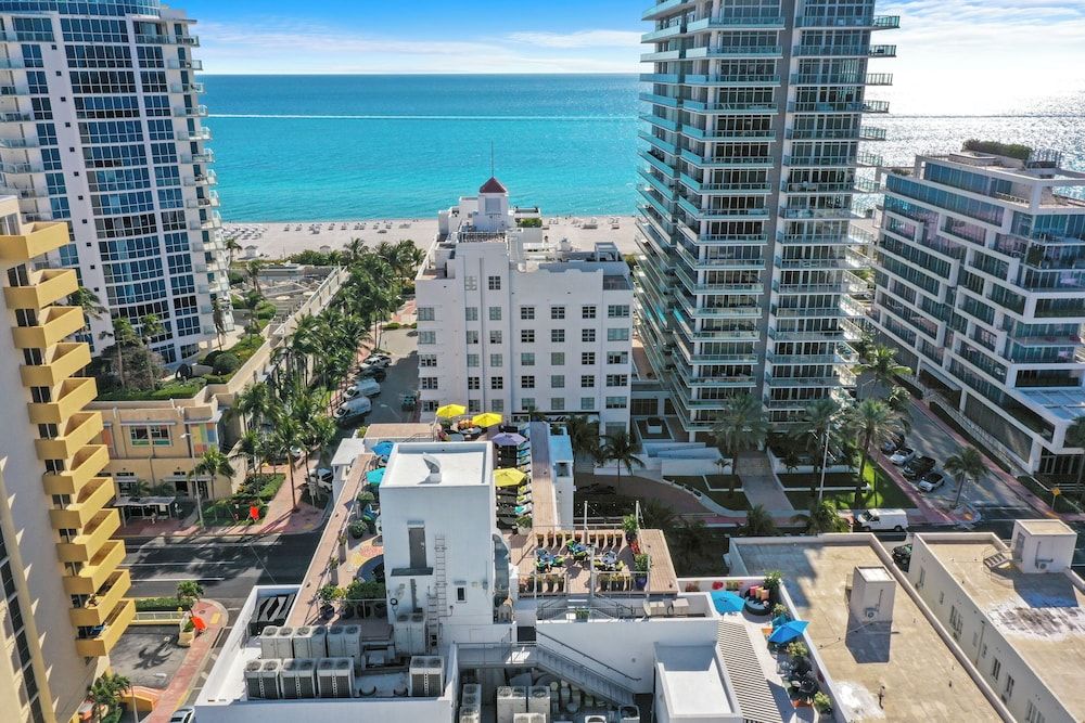 undefined Hotel Croydon 5