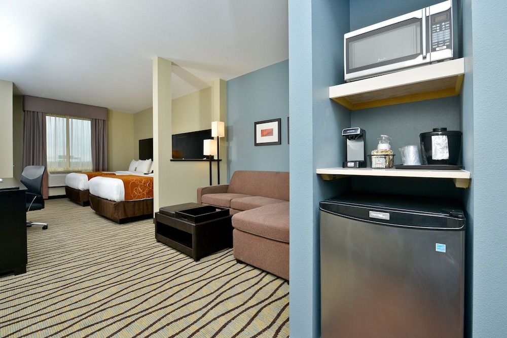 undefined Comfort Suites near Westchase on Beltway 8 10