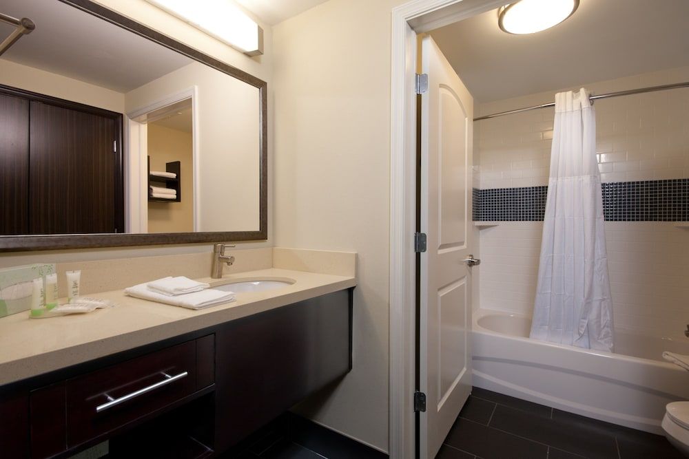 Room, 2 Bedrooms, Kitchen