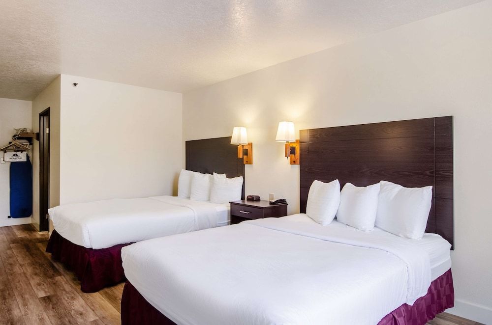 Room, 2 Queen Beds, Non Smoking, Kitchenette