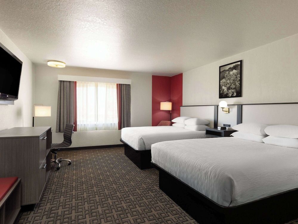 Deluxe Room, 2 Queen Beds, Non Smoking (Interior)