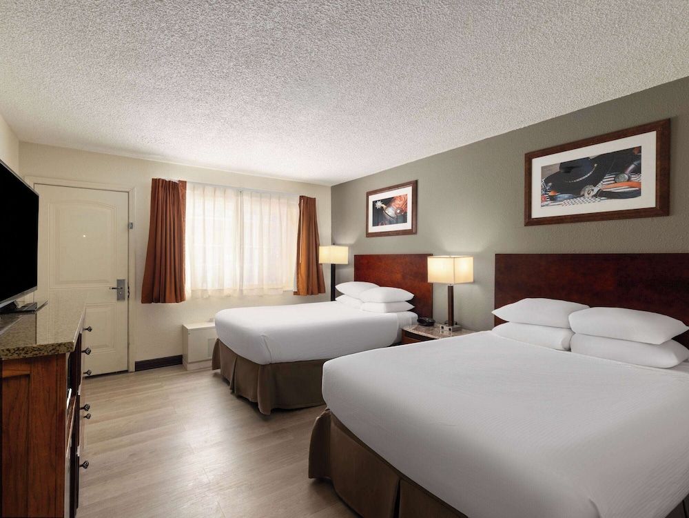 Room, 2 Double Beds, Accessible, Non Smoking (Courtyard View)