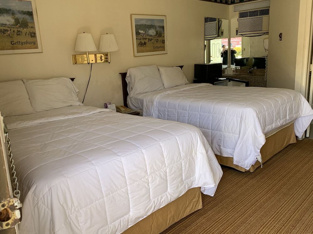 Red Carpet Inn Standard Double Room 2