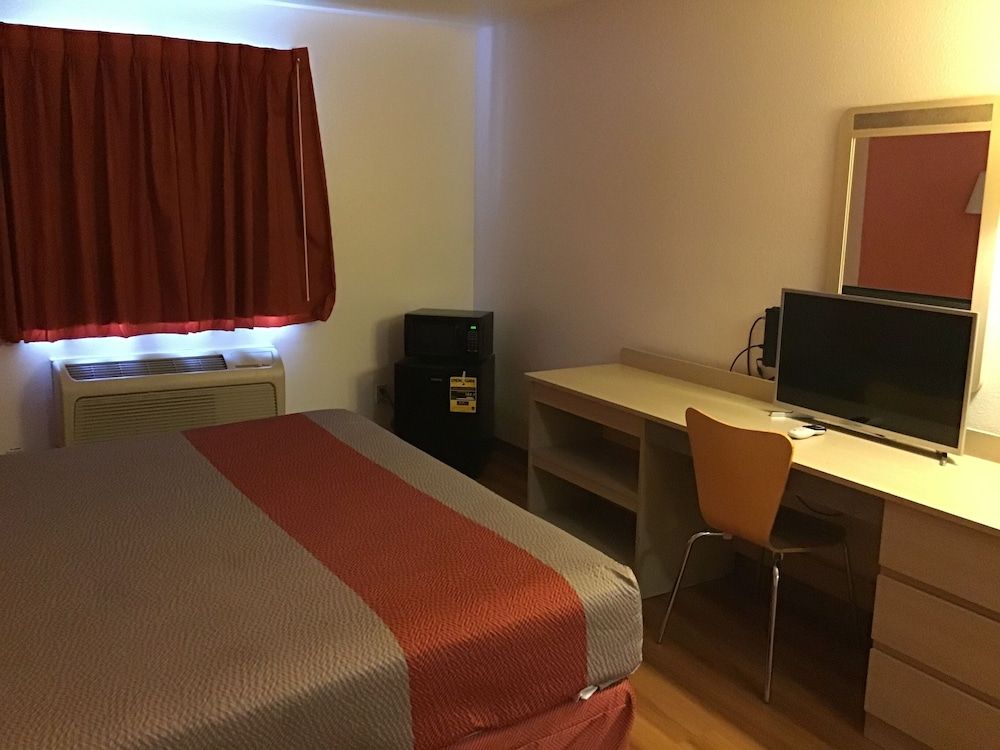 Standard Room, 2 Queen Beds, Non Smoking