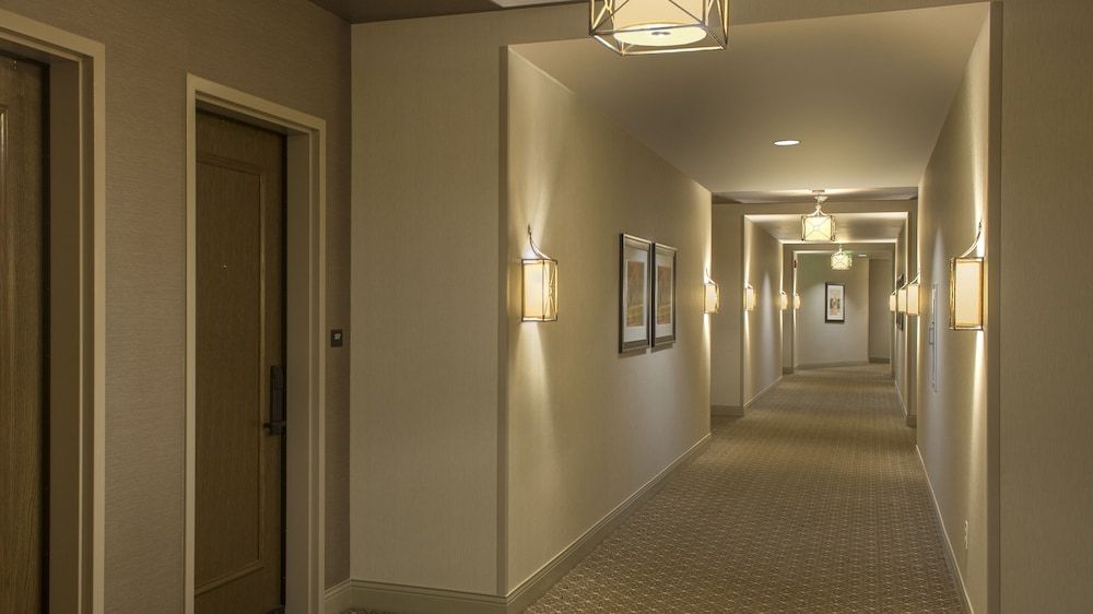 The Sewanee Inn Avenue Double Queen 3