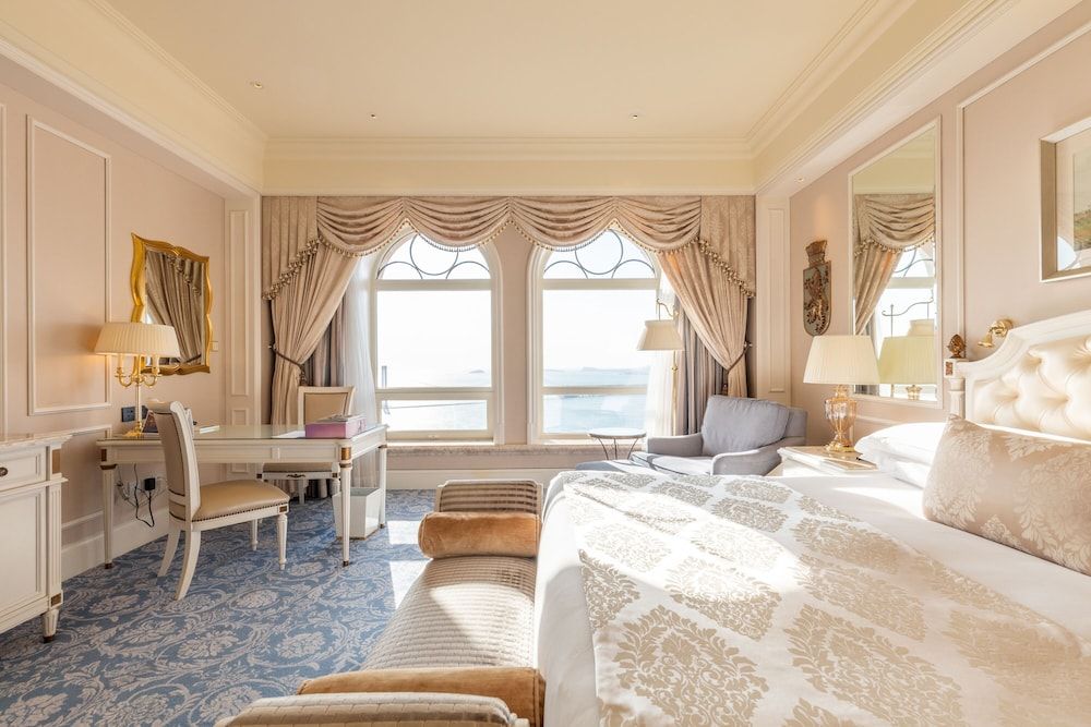Grand Room, 1 King Bed, Ocean View