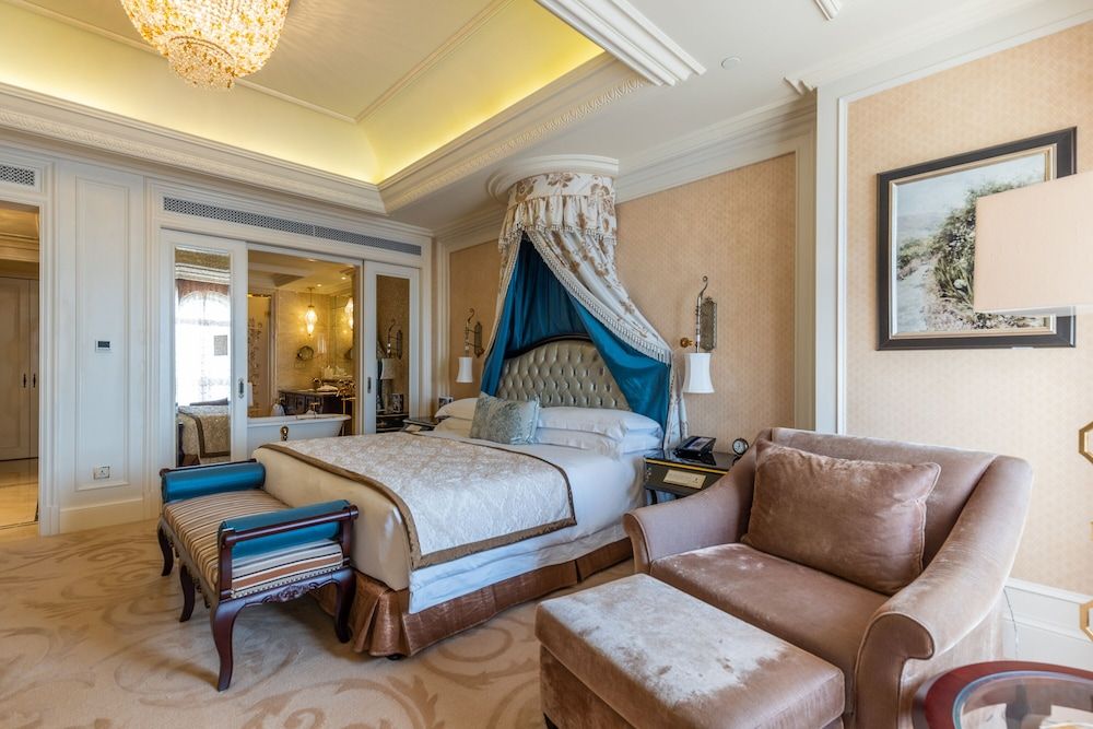 Suite, 1 King Bed, Ocean View (Noble Suite)