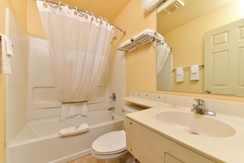 Suite, 1 King Bed, Non Smoking