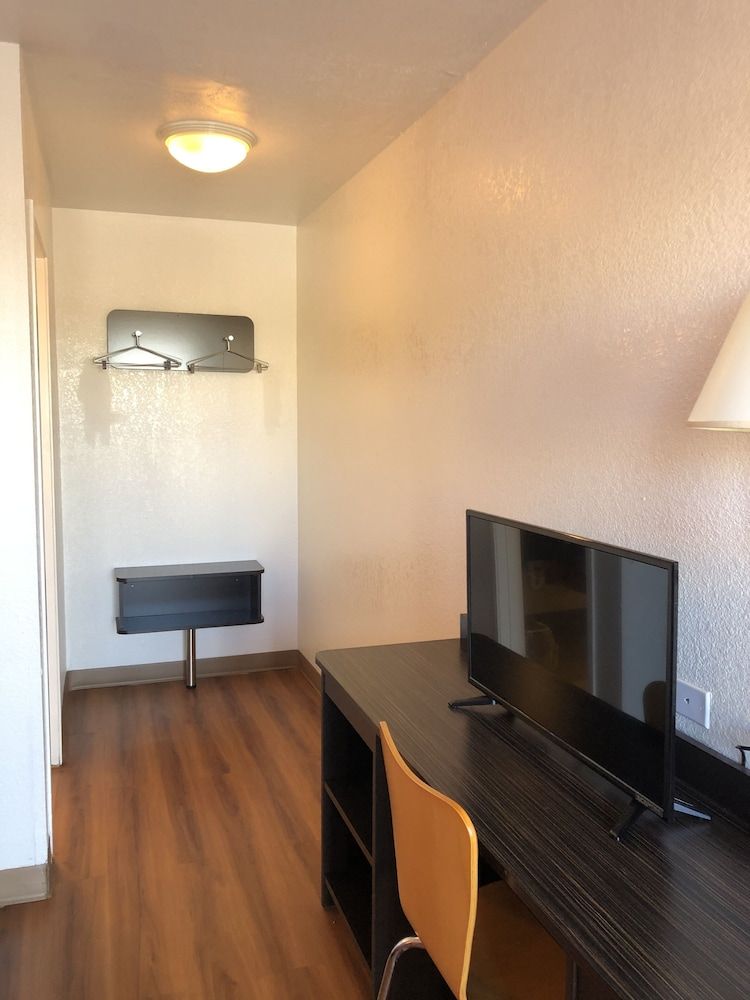Standard Room, 1 Queen Bed, Non Smoking