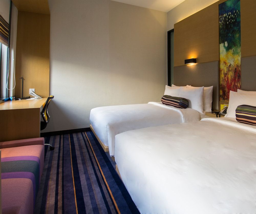 Breezy, Room, 2 Queen Beds, City View