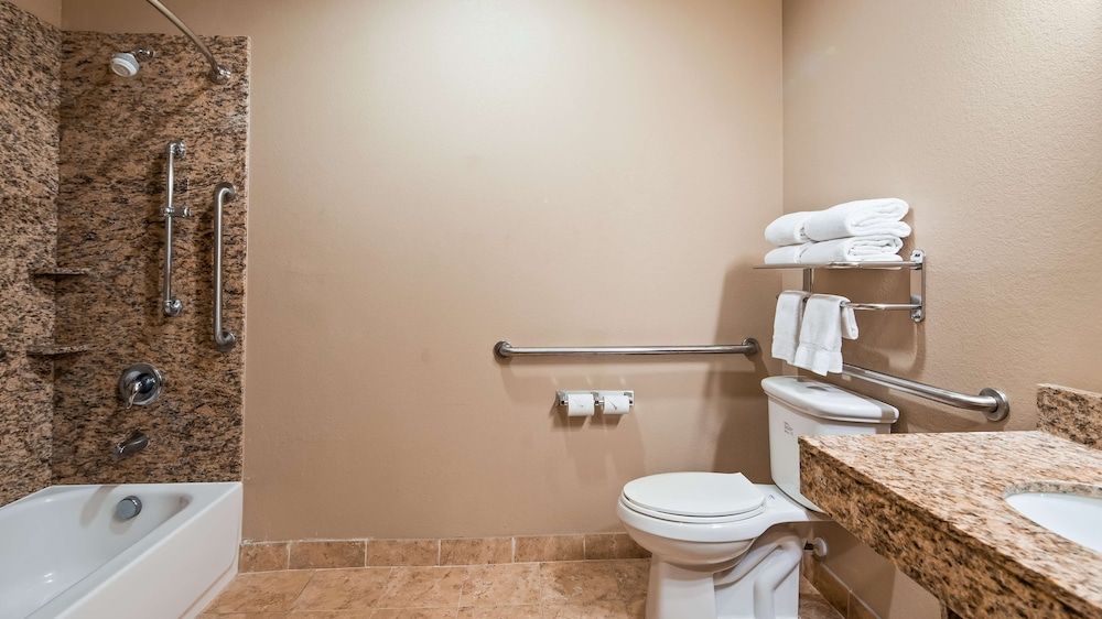 Standard Room, 2 Queen Beds, Accessible, Bathtub