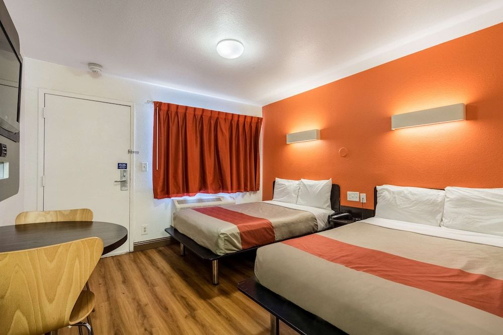 Motel 6 Garland, TX - Dallas Standard Room, 2 Double Beds, Non Smoking 10