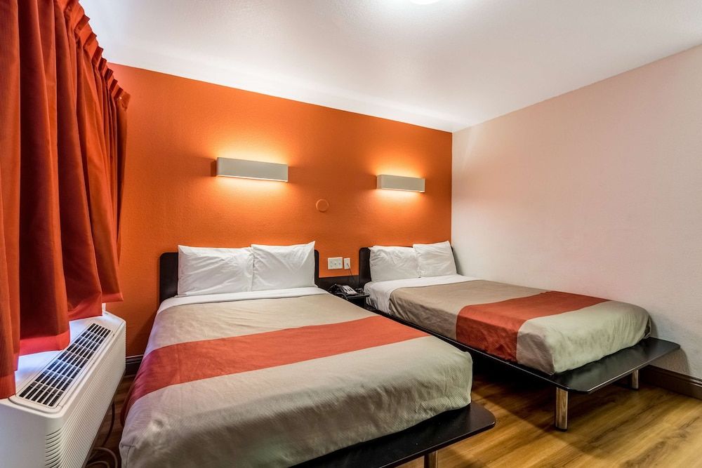 Motel 6 Garland, TX - Dallas Standard Room, 2 Double Beds, Non Smoking 6