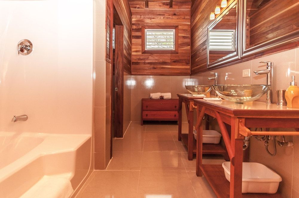 Dream Valley Belize King Studio - River View 5