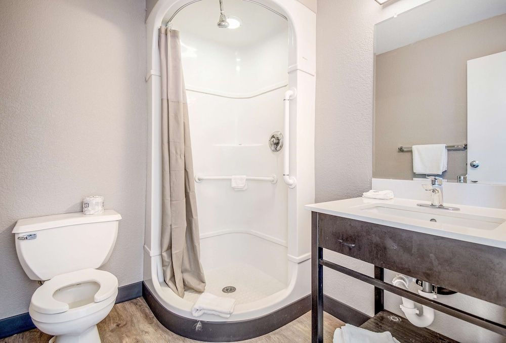 Motel 6 Elko, NV Standard Room, 1 Double Bed, Accessible, Non Smoking 5