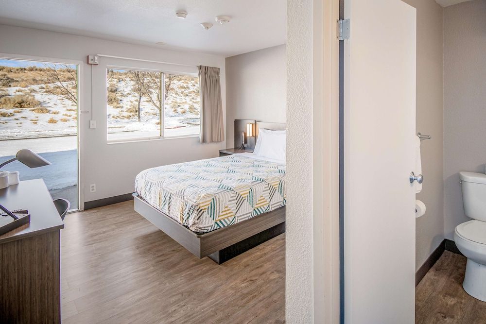 Motel 6 Elko, NV Standard Room, 1 Double Bed, Accessible, Non Smoking 3