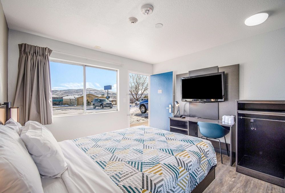 Motel 6 Elko, NV Standard Room, 2 Double Beds, Non Smoking, Refrigerator & Microwave 2