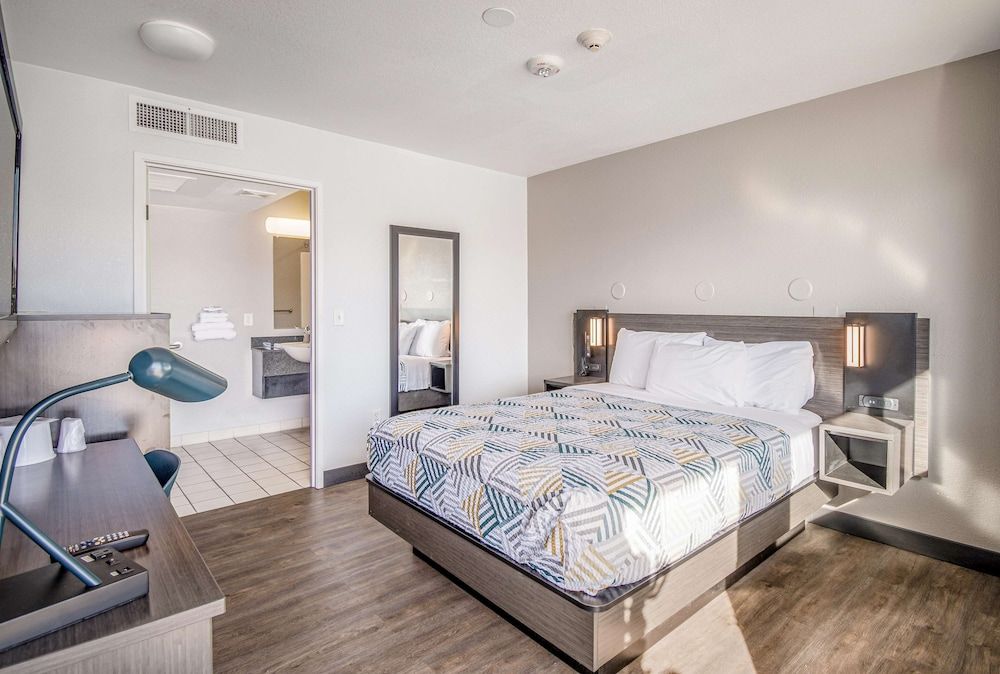 Motel 6 Elko, NV Standard Room, 2 Double Beds, Non Smoking, Refrigerator & Microwave