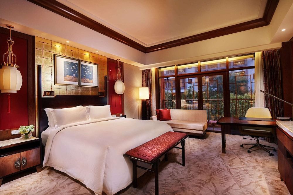 Executive Room, 1 King Bed, Club Lounge Access