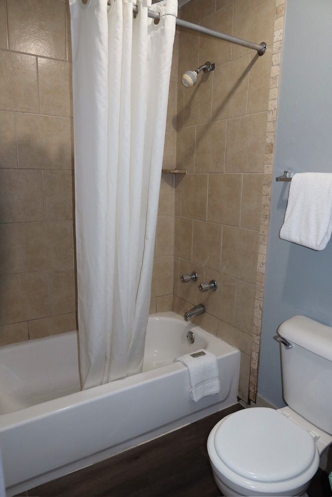 Americas Best Value Inn & Suites Yukon Oklahoma City Suite, 1 King Bed, Non Smoking, Kitchen 3