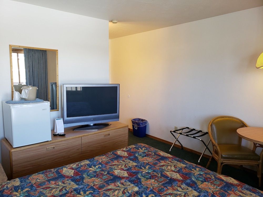 Algoma Beach Motel City View Room 4