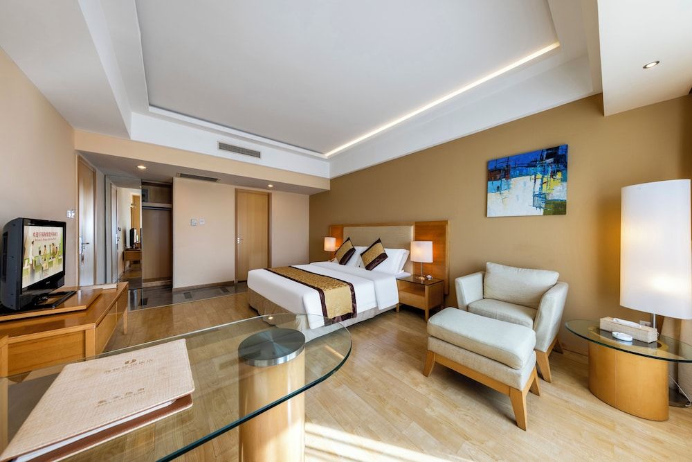 Haiyue Jianguo Hotel Superior Room, 1 King Bed 4