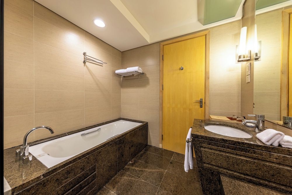 Haiyue Jianguo Hotel Superior Room, 1 King Bed 7