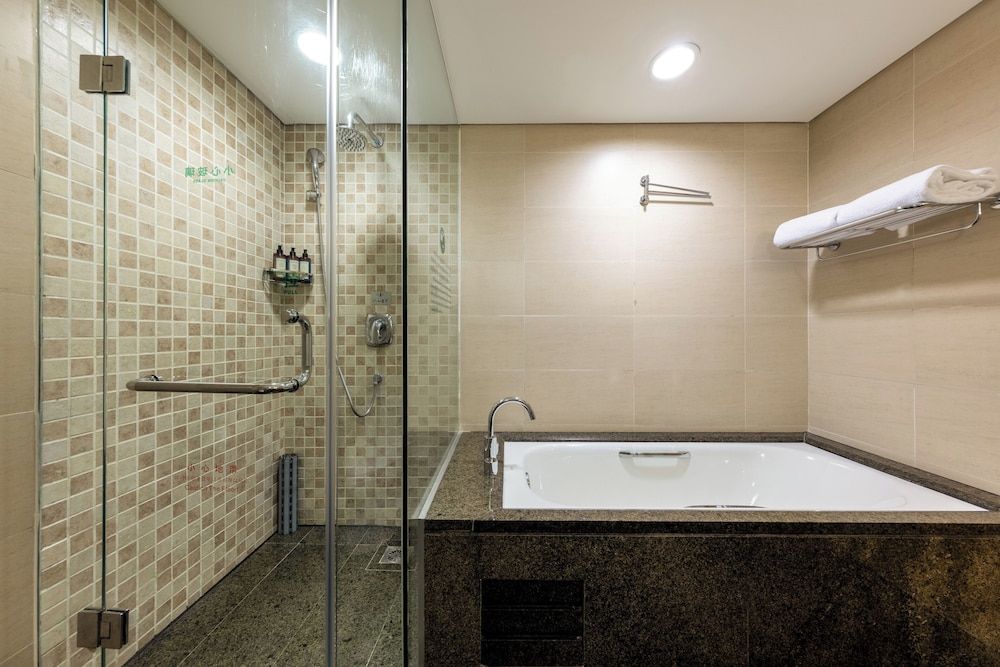 Haiyue Jianguo Hotel Superior Room, 1 King Bed 9