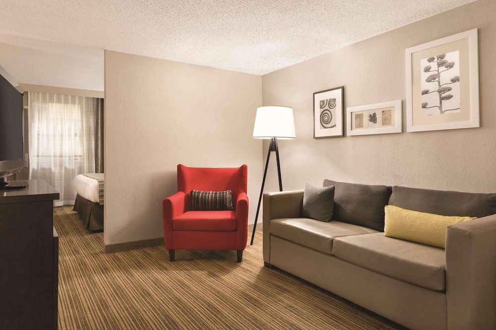 Suite, 1 King Bed, Non Smoking, Jetted Tub