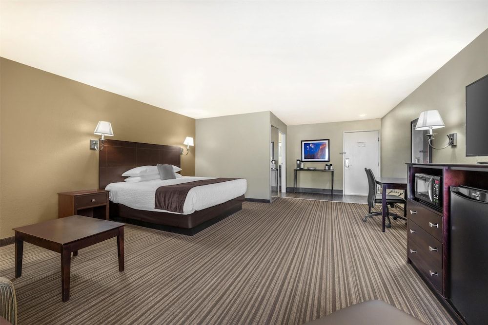 Standard Room, 1 King Bed with Sofa bed, Non Smoking, Refrigerator (with Sofabed)