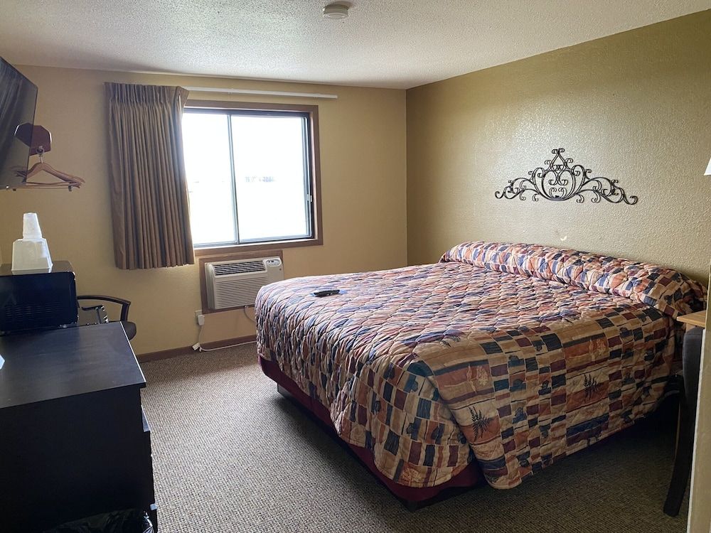 Americas Best Value Inn Kadoka Room, 1 Queen Bed, Non Smoking 3