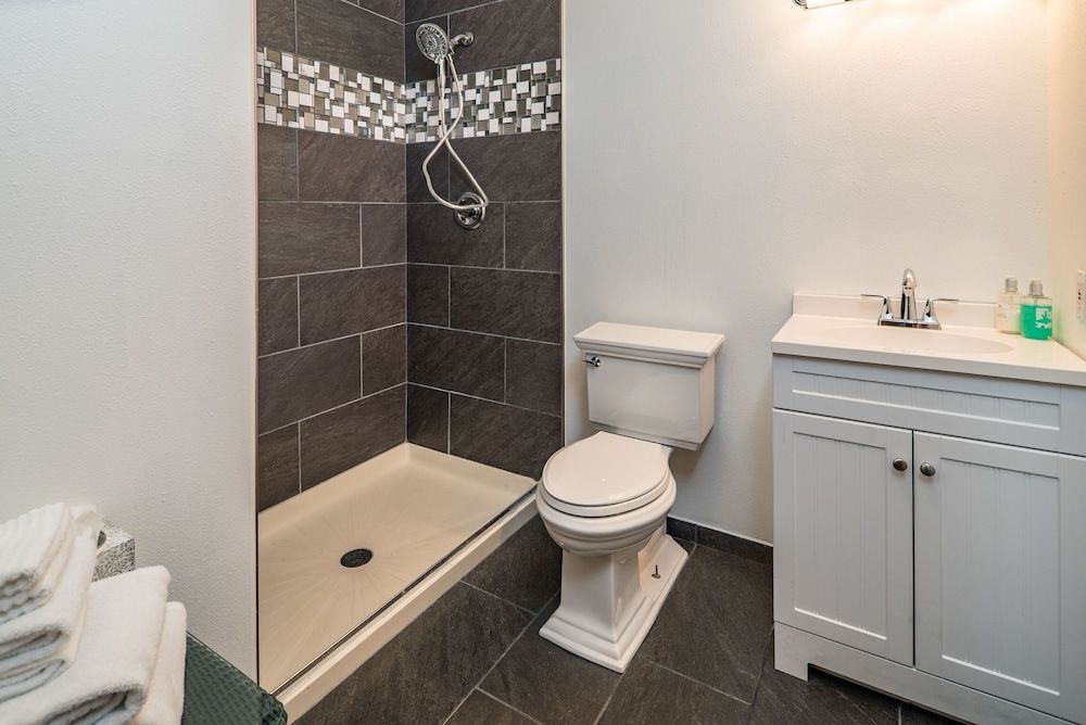 Camano Island Inn Room 5 with King Bed