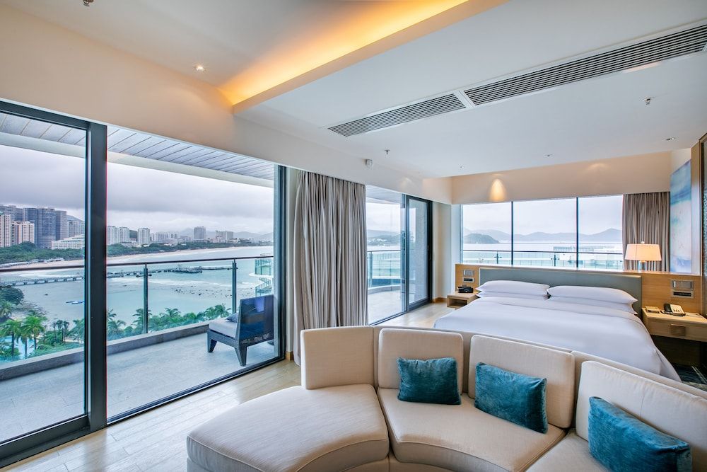 Executive Studio Suite, 1 King Bed, Balcony, Ocean View