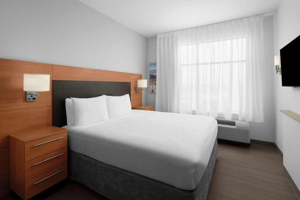 Suite, 2 Bedrooms, Non Smoking (Hearing Accessible)