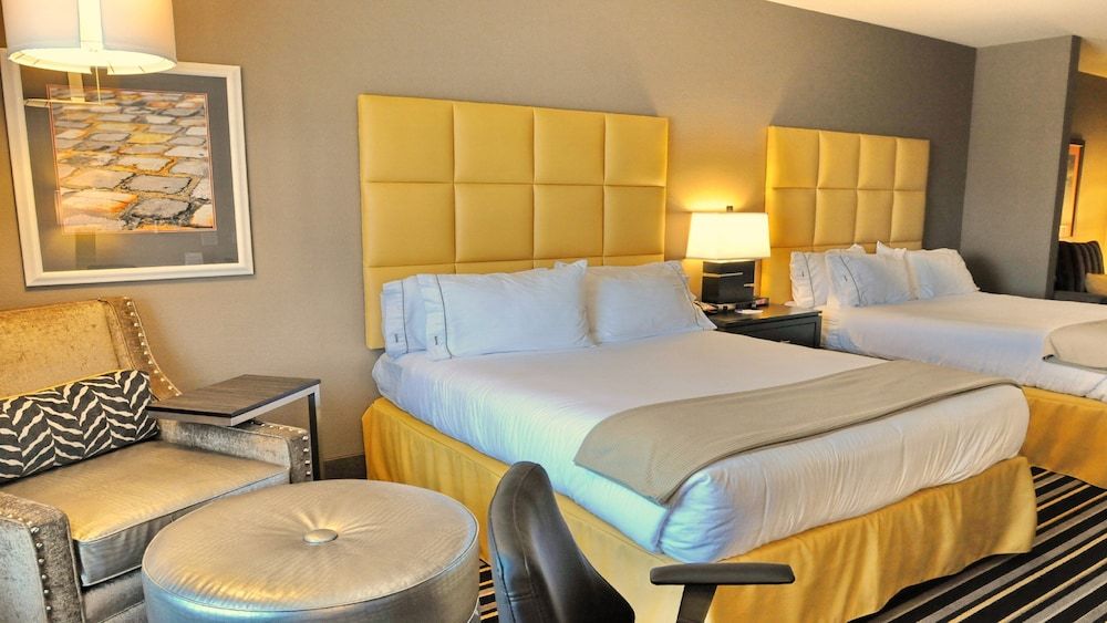 Suite, Multiple Beds