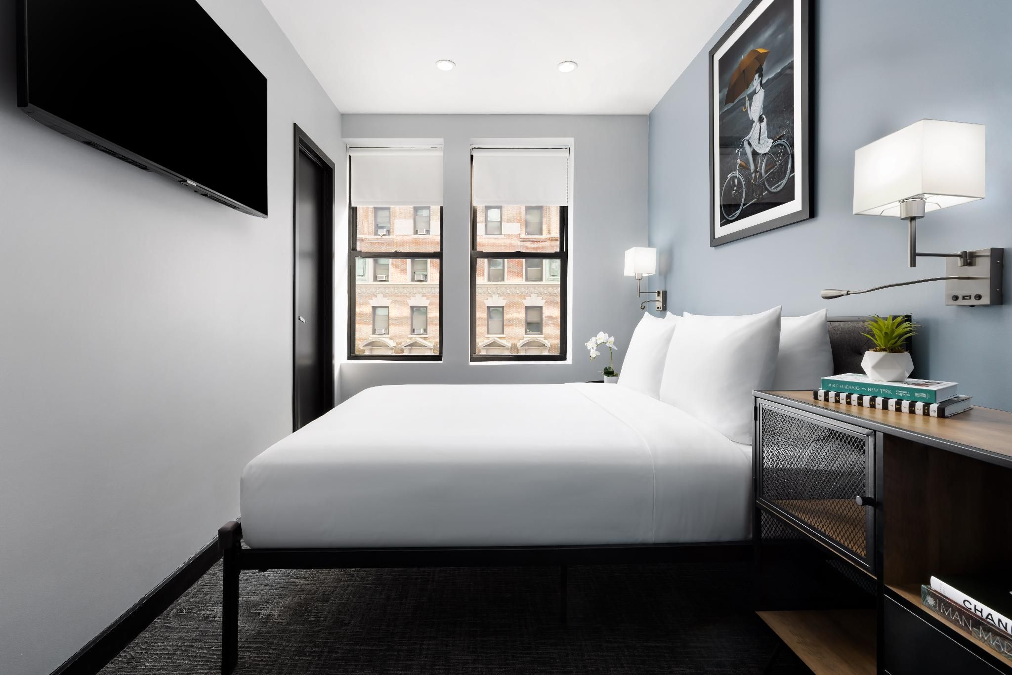 OYO Times Square Standard Full Bed