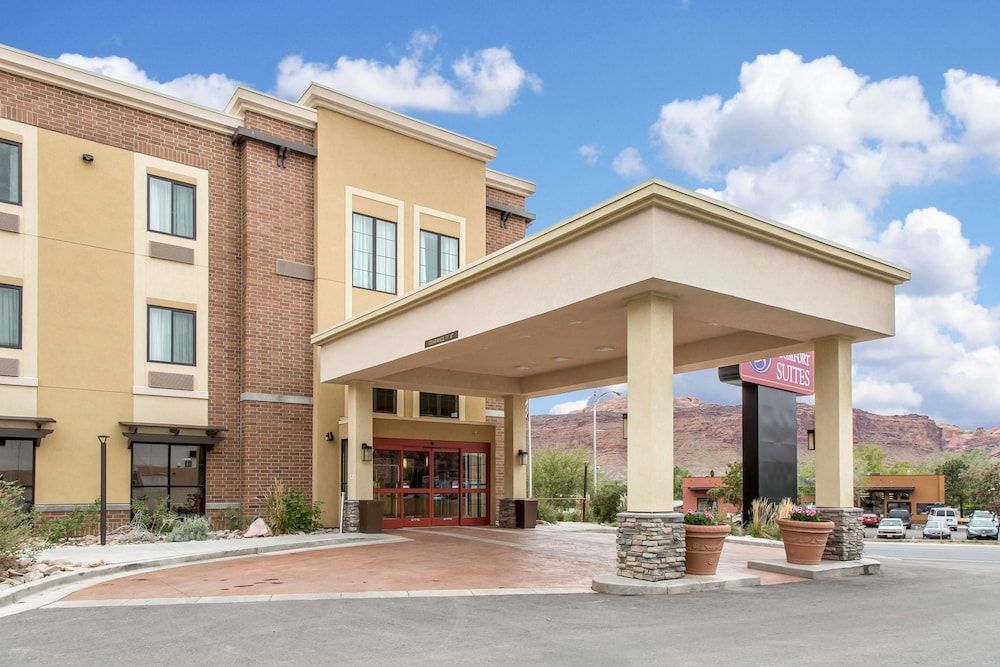 undefined Comfort Suites Moab near Arches National Park 3