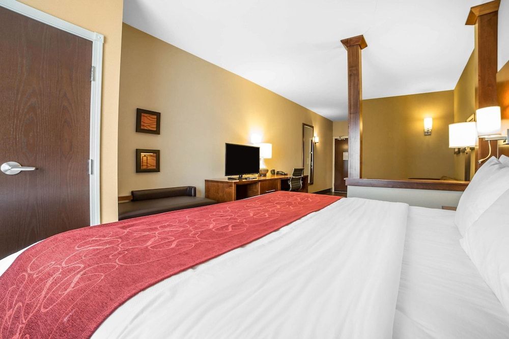 Suite, 1 King Bed with Sofa bed, Non Smoking