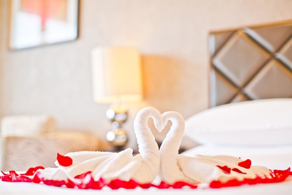 Premium Ocean View Room, Guest room, 1 King, Ocean view, High floor, Balcony