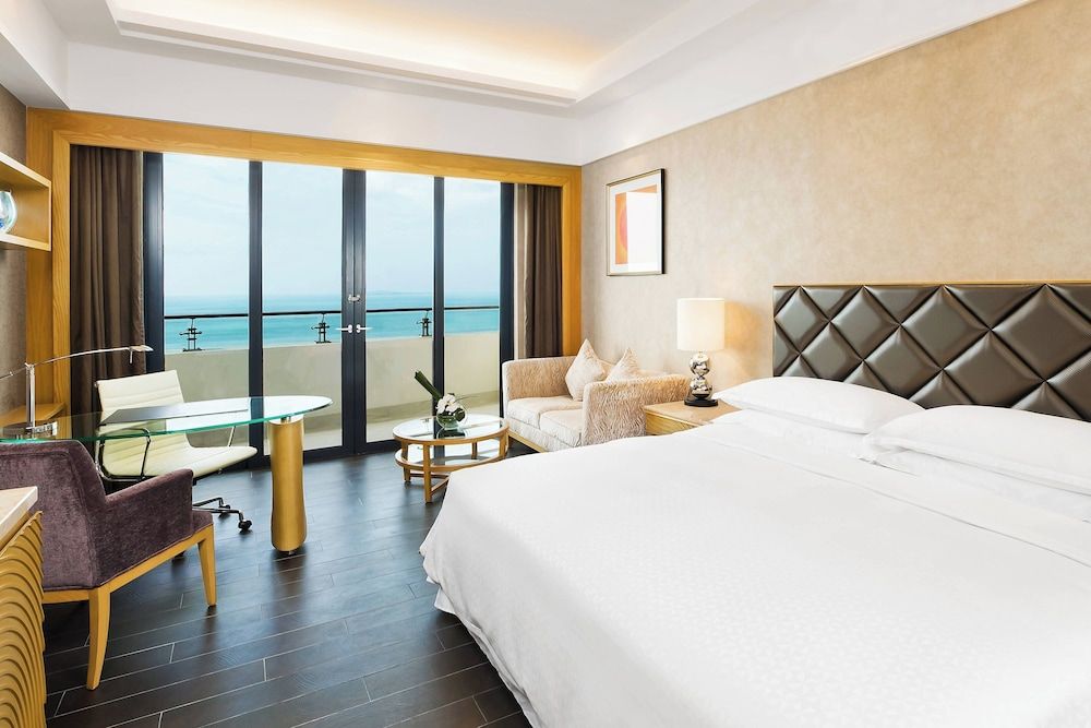 Deluxe Ocean View Room, Guest room, 1 King, Ocean view, Balcony