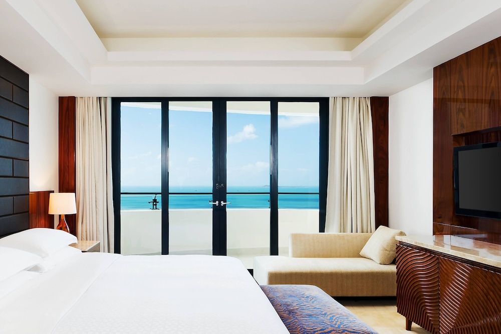 Presidential Suite, 1 King, Ocean view, High floor, Balcony