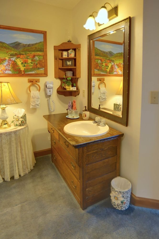 Blue Mountain Mist Country Inn & Spa Standard Room, 1 Queen Bed, Ground Floor 5